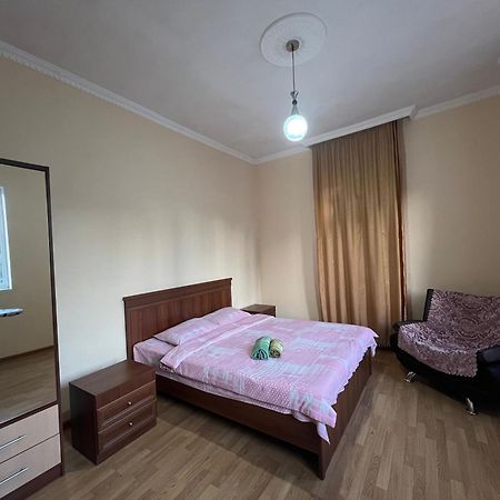 Apartment Merabi Μπατούμι Εξωτερικό φωτογραφία