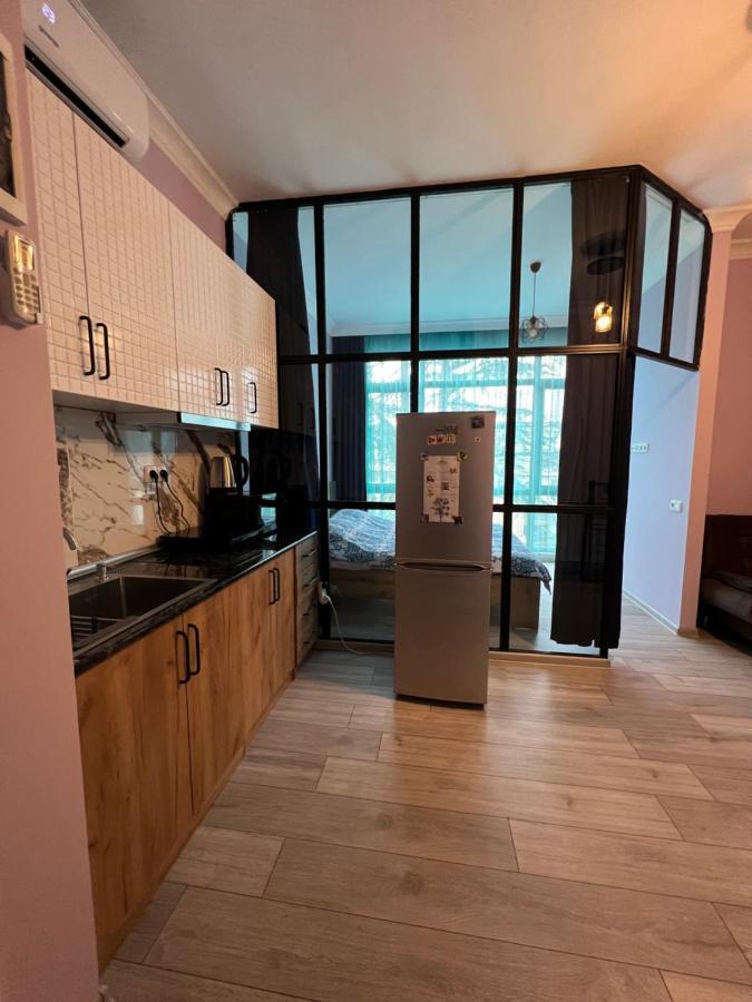 Apartment Merabi Μπατούμι Εξωτερικό φωτογραφία
