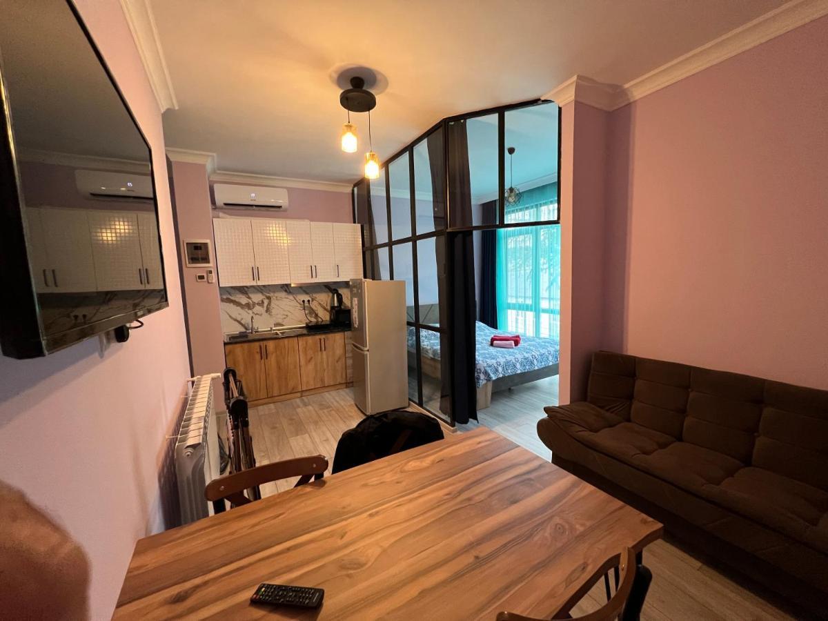 Apartment Merabi Μπατούμι Εξωτερικό φωτογραφία