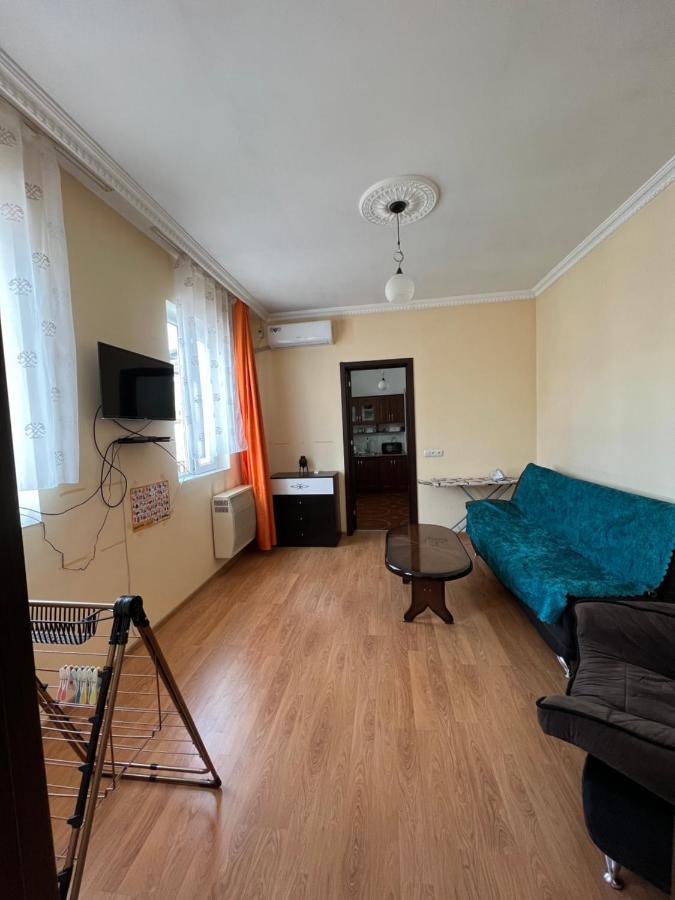 Apartment Merabi Μπατούμι Εξωτερικό φωτογραφία