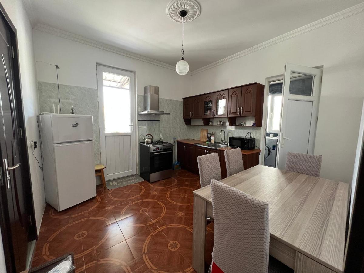 Apartment Merabi Μπατούμι Εξωτερικό φωτογραφία