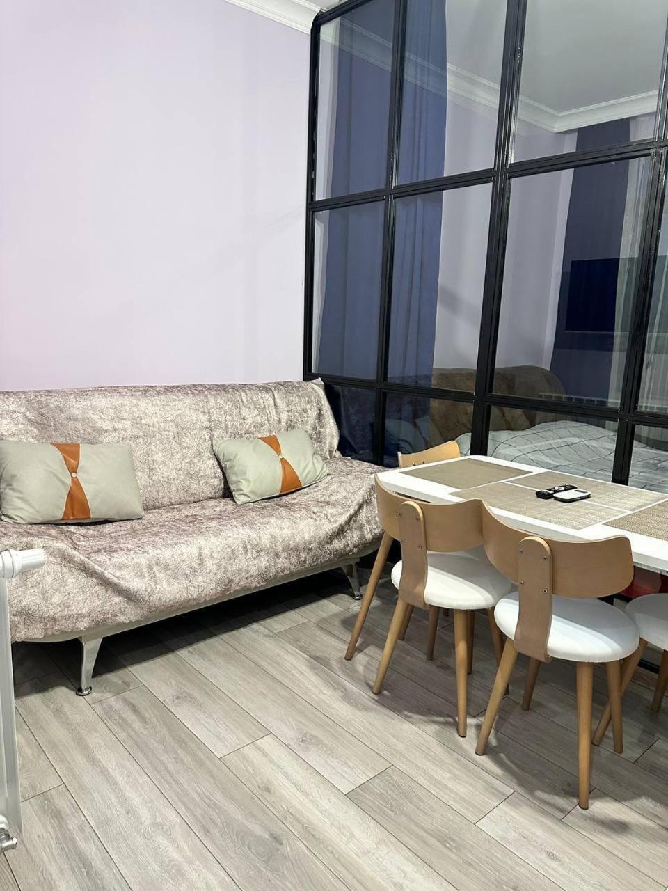 Apartment Merabi Μπατούμι Εξωτερικό φωτογραφία