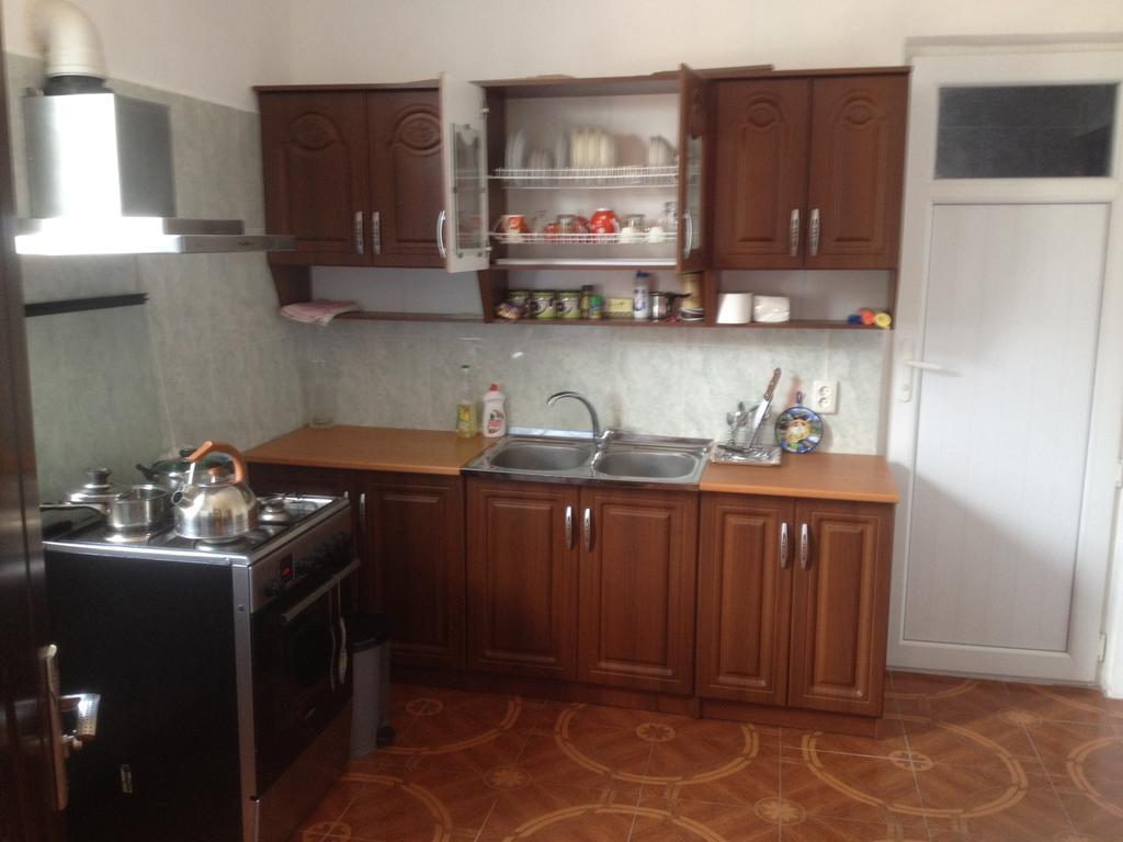 Apartment Merabi Μπατούμι Εξωτερικό φωτογραφία